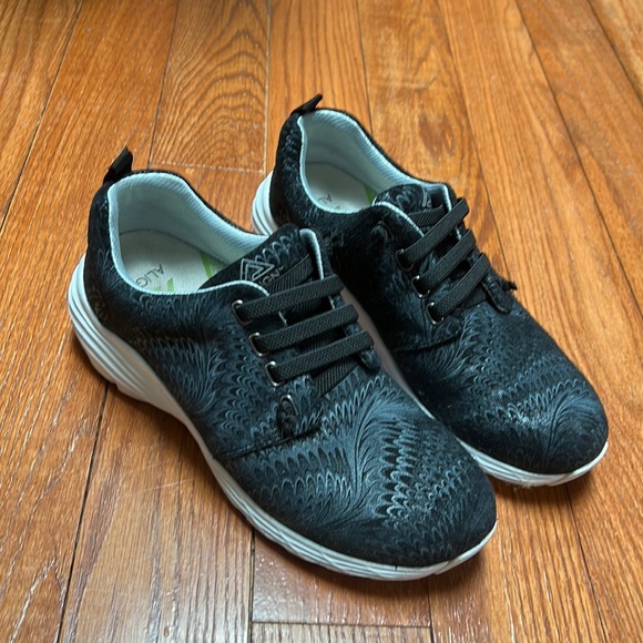 align nursemate shoes